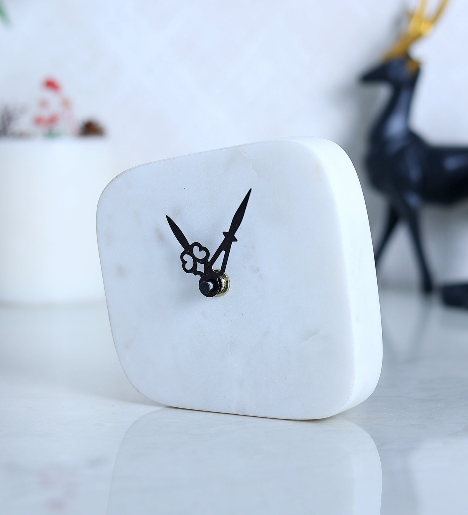 Embellishing Marble Table Clock