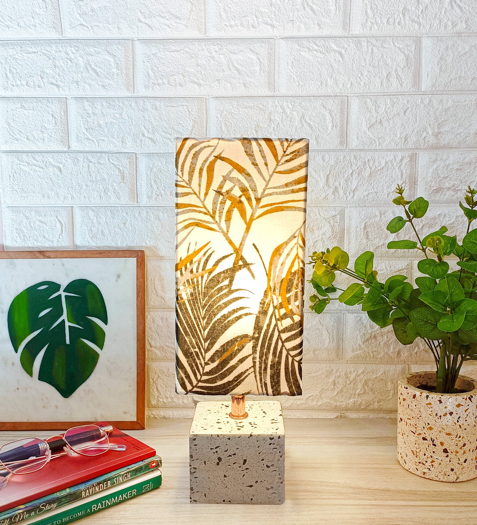 Ravishing Marble Table lamp
