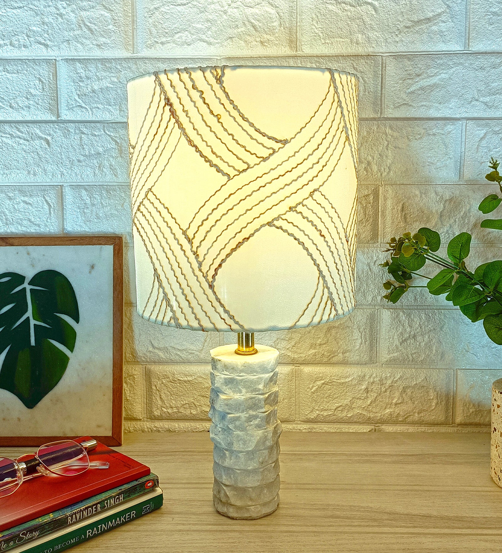 Engrossing Marble Table lamp