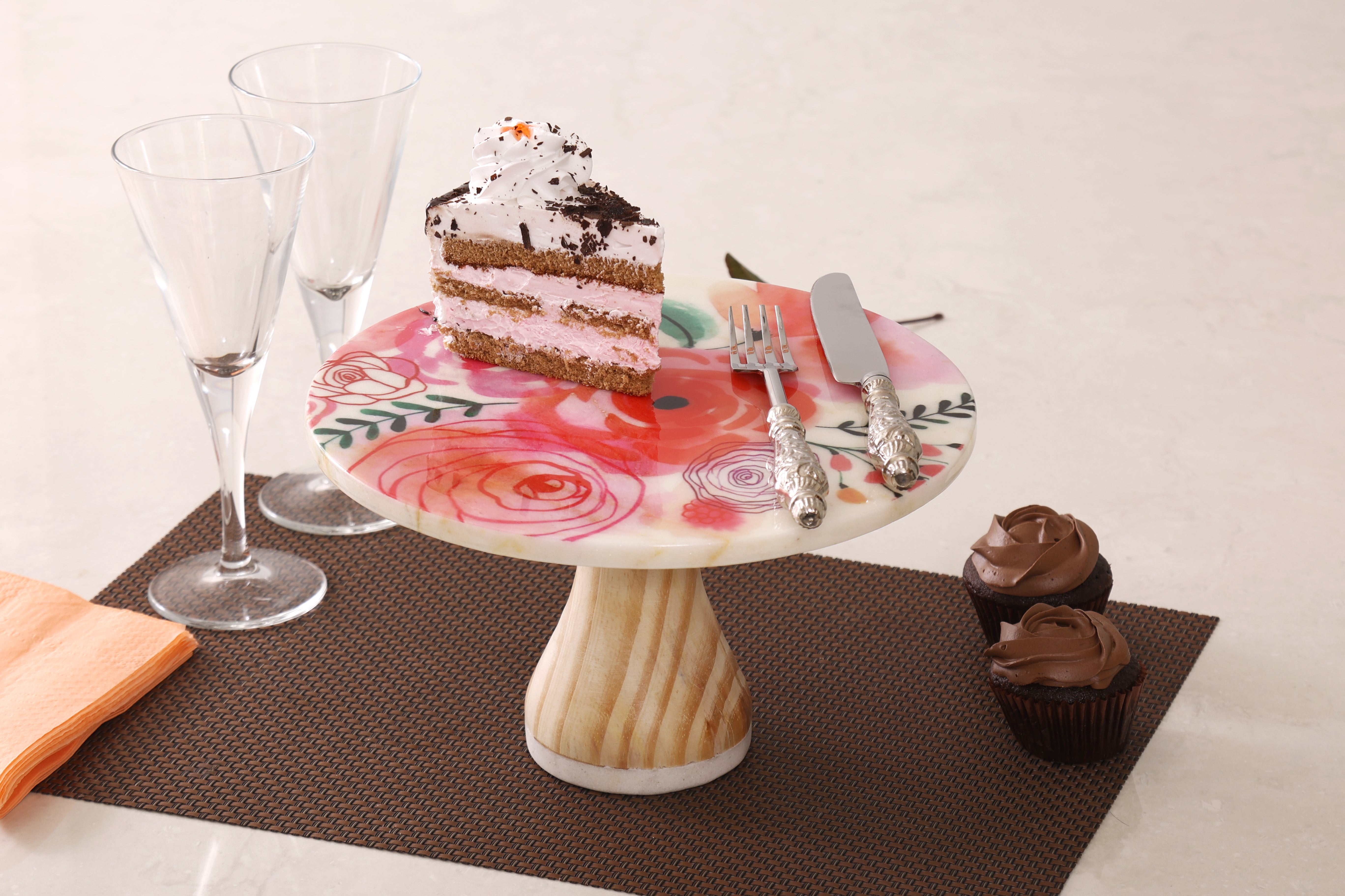 Scrumptious Marble Cake Stand
