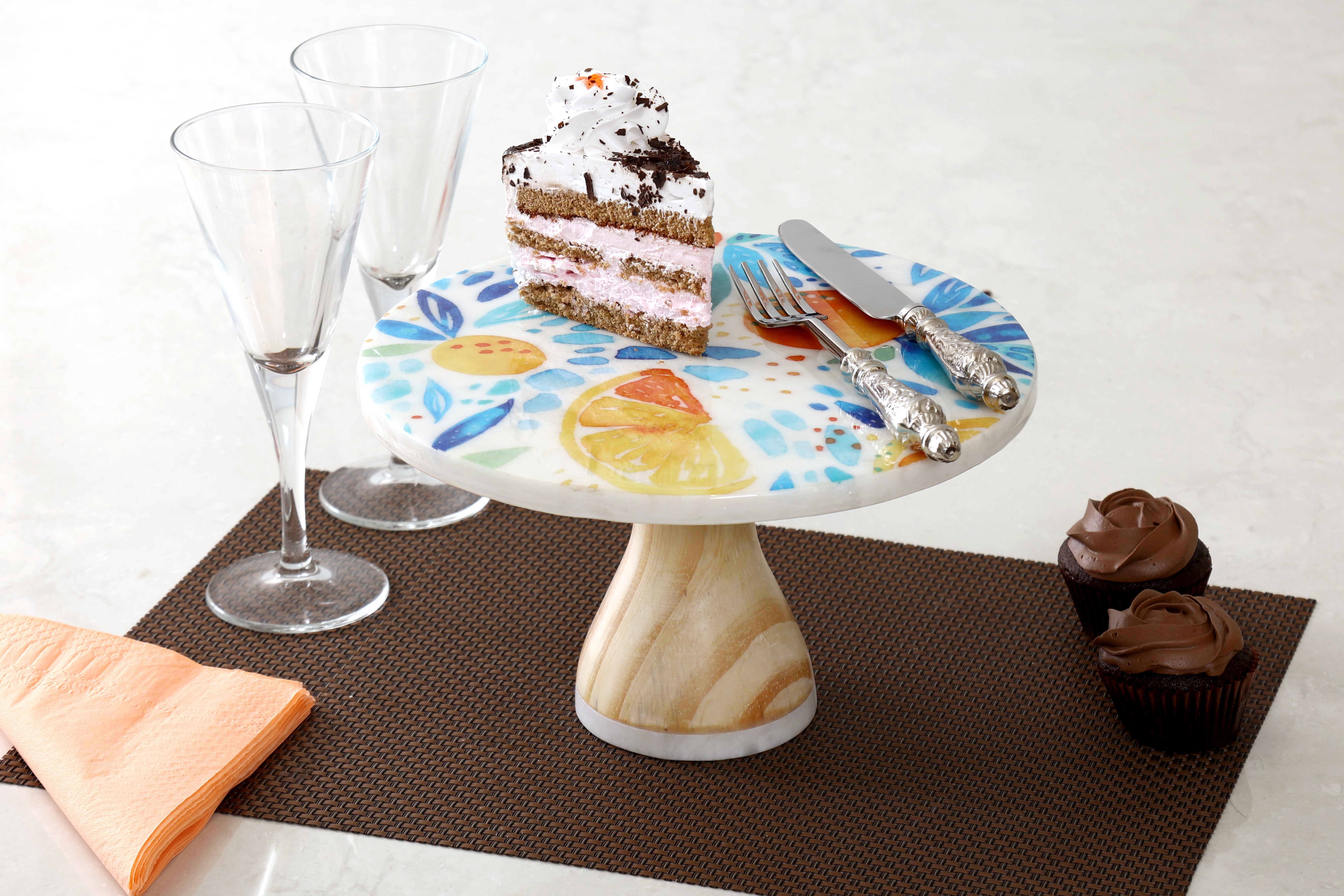 Piquant Marble Cake Stand