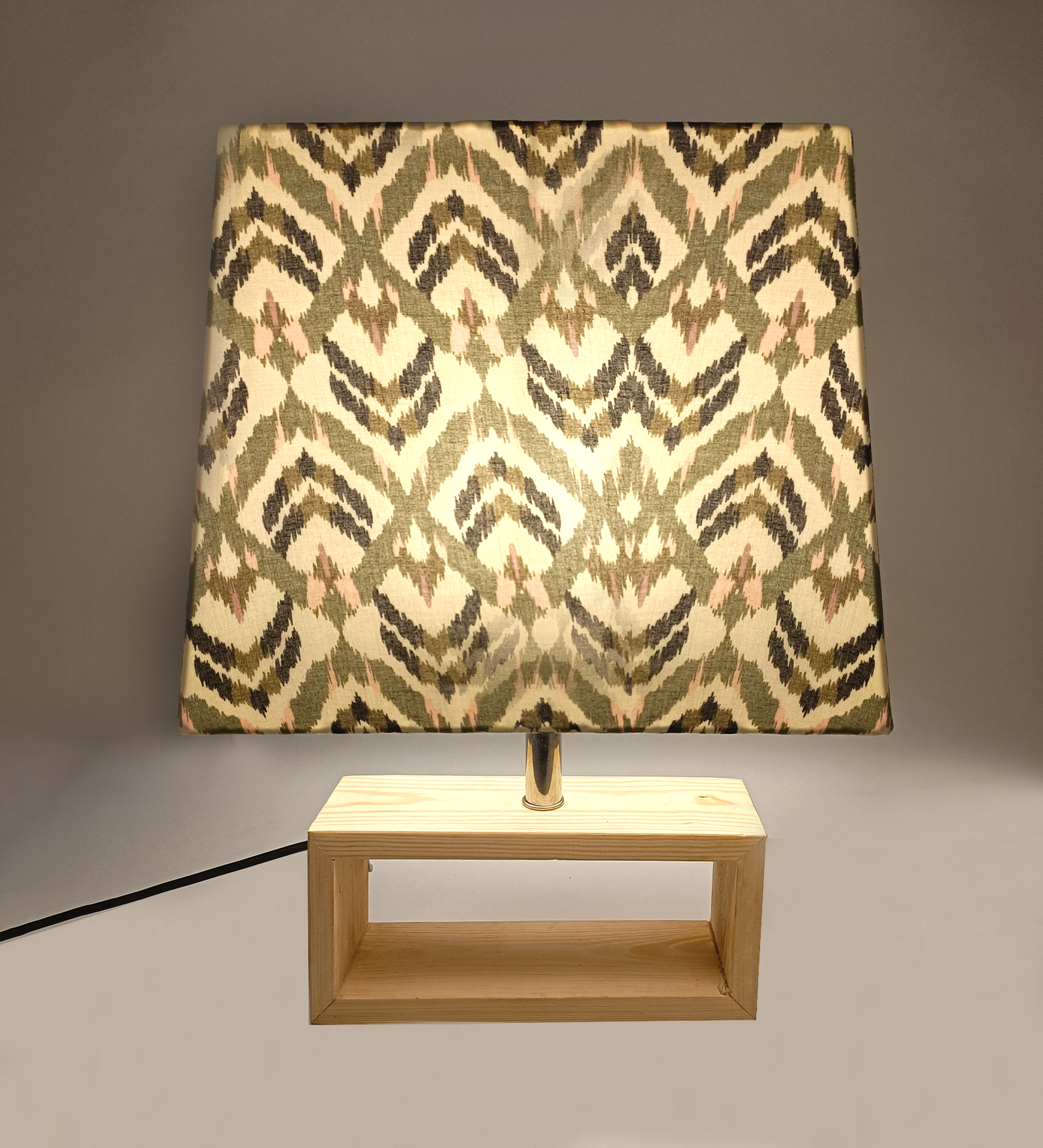 Sophisticated Wooden Table Lamp