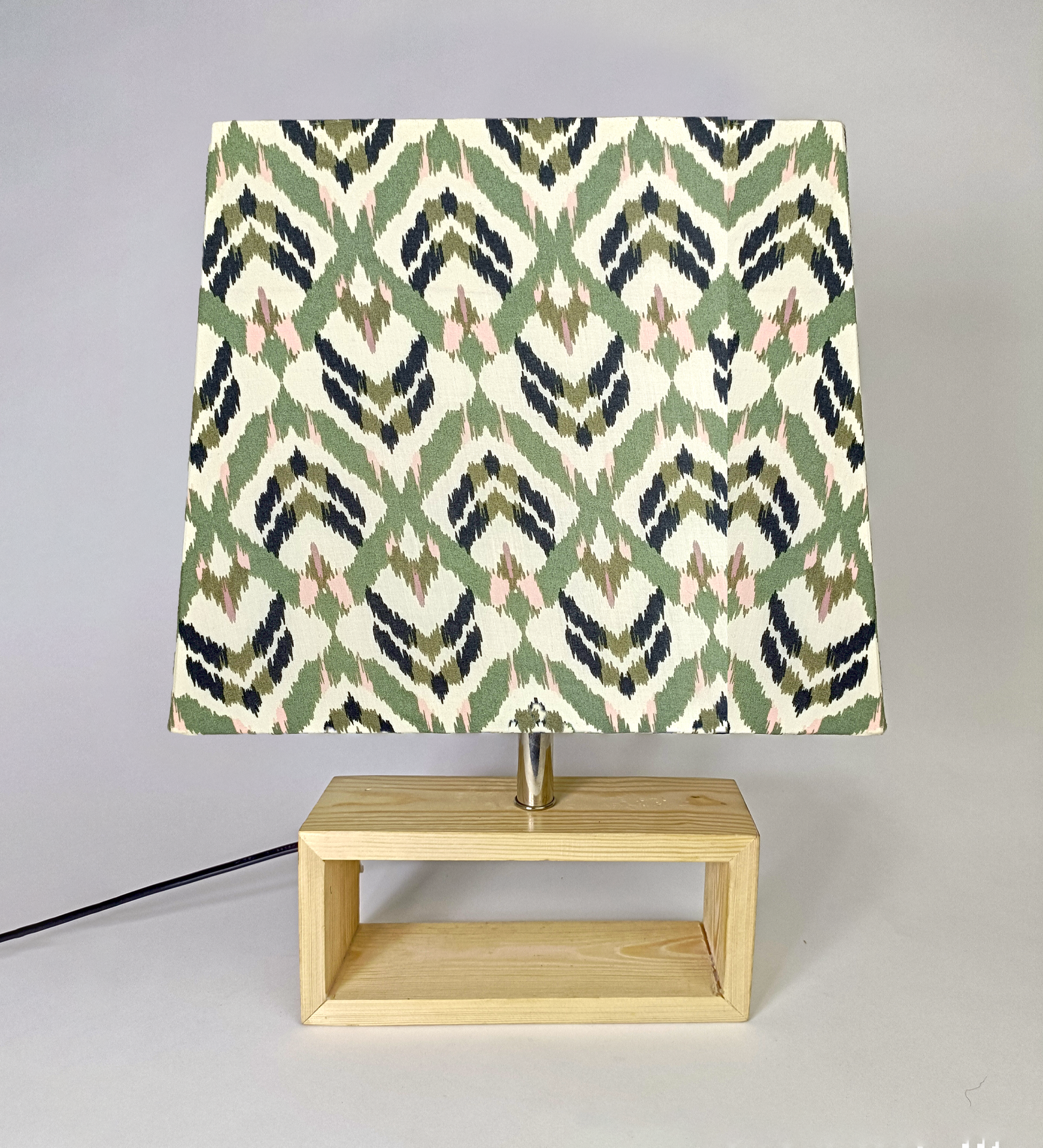 Sophisticated Wooden Table Lamp