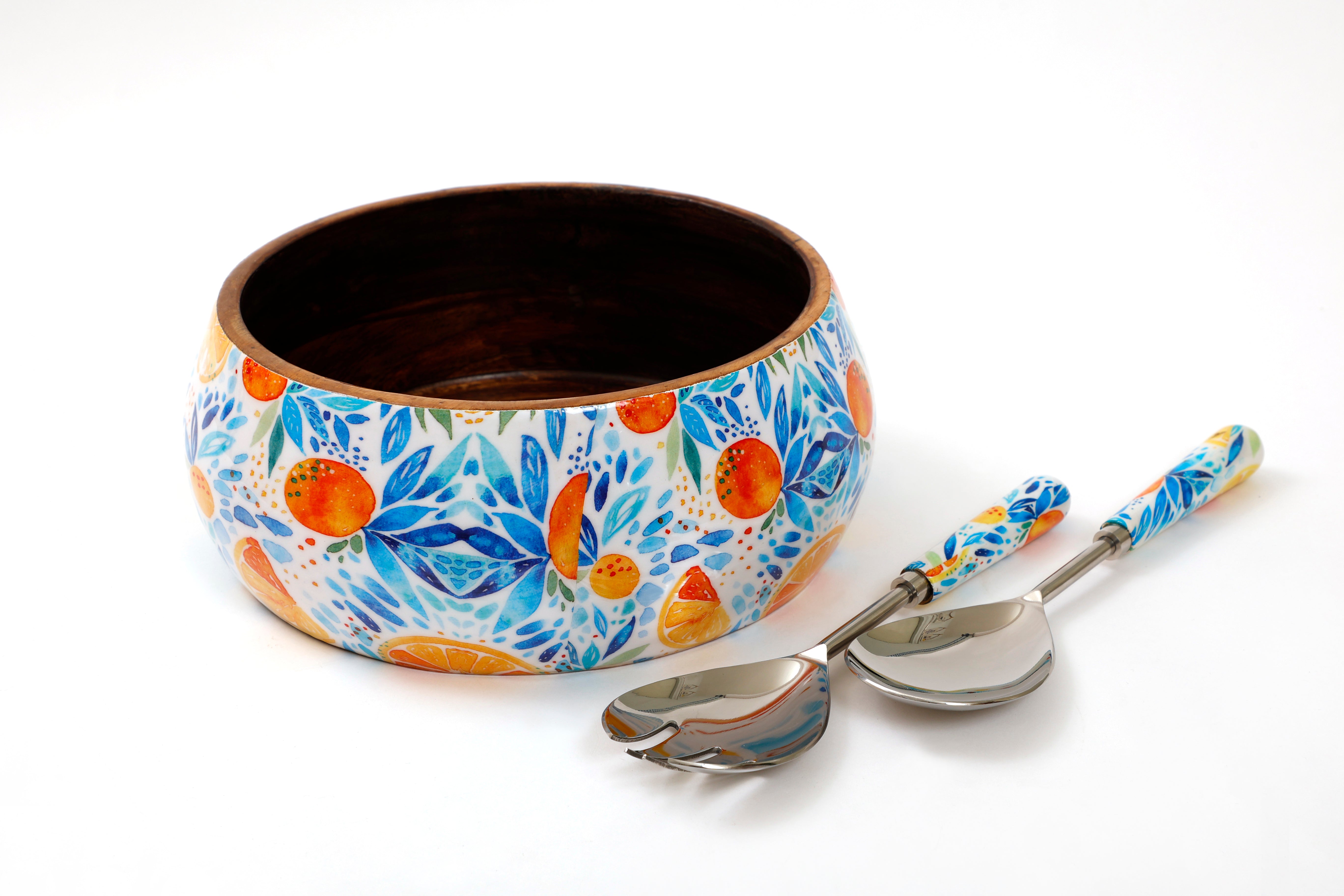 Piquant salad bowl with severs