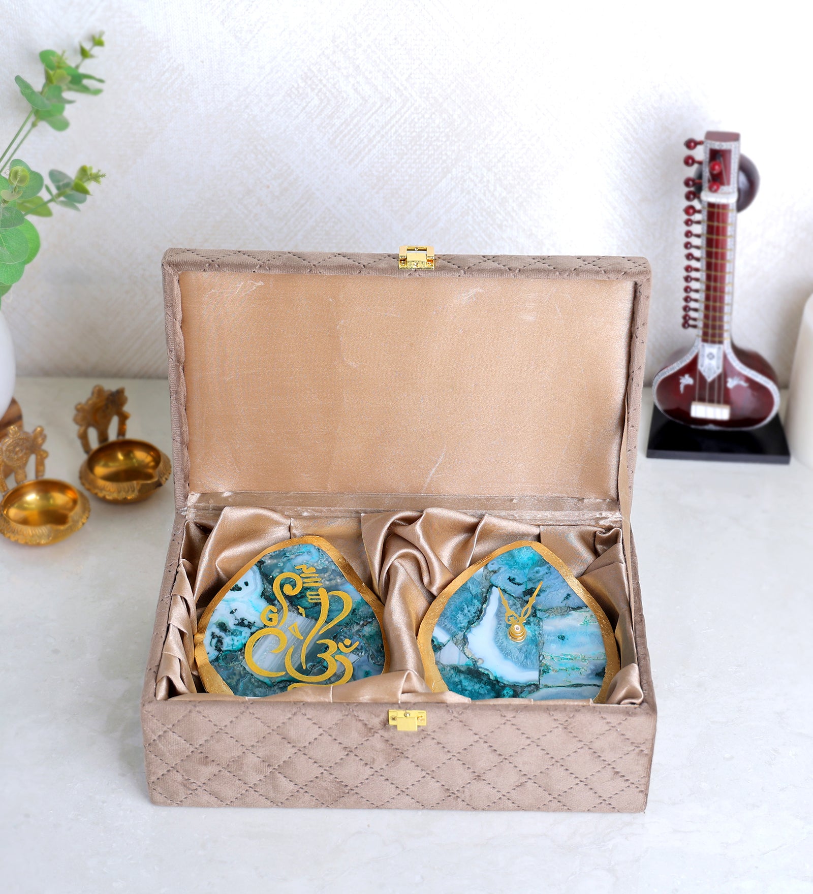 Set of one Agate Table Clock and one Ganesha Showpiece
