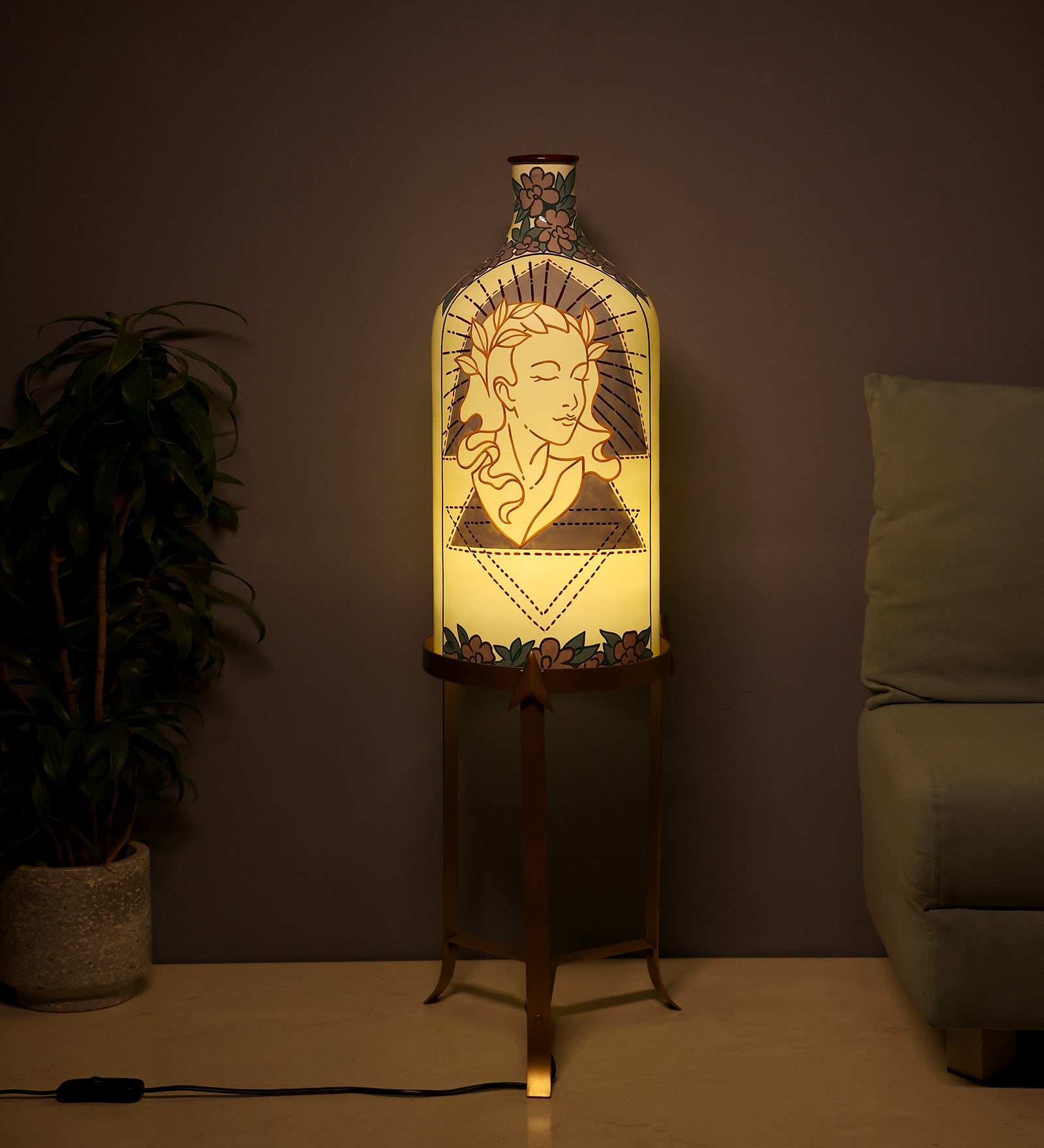 Aesthetic Elegence Floor Lamp with Metal Stand