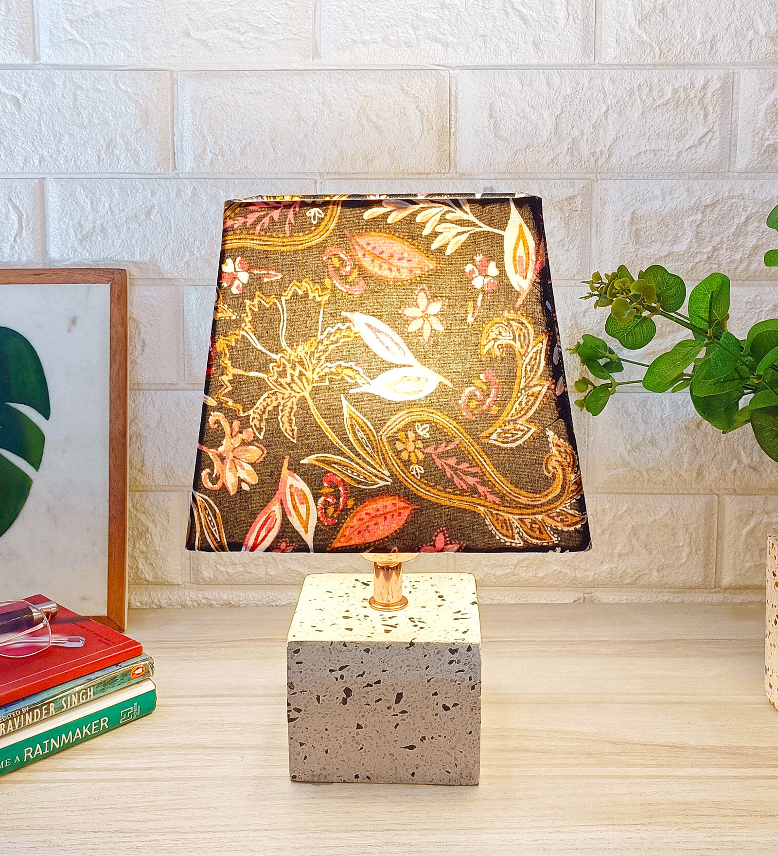 Divine Marble Table lamp