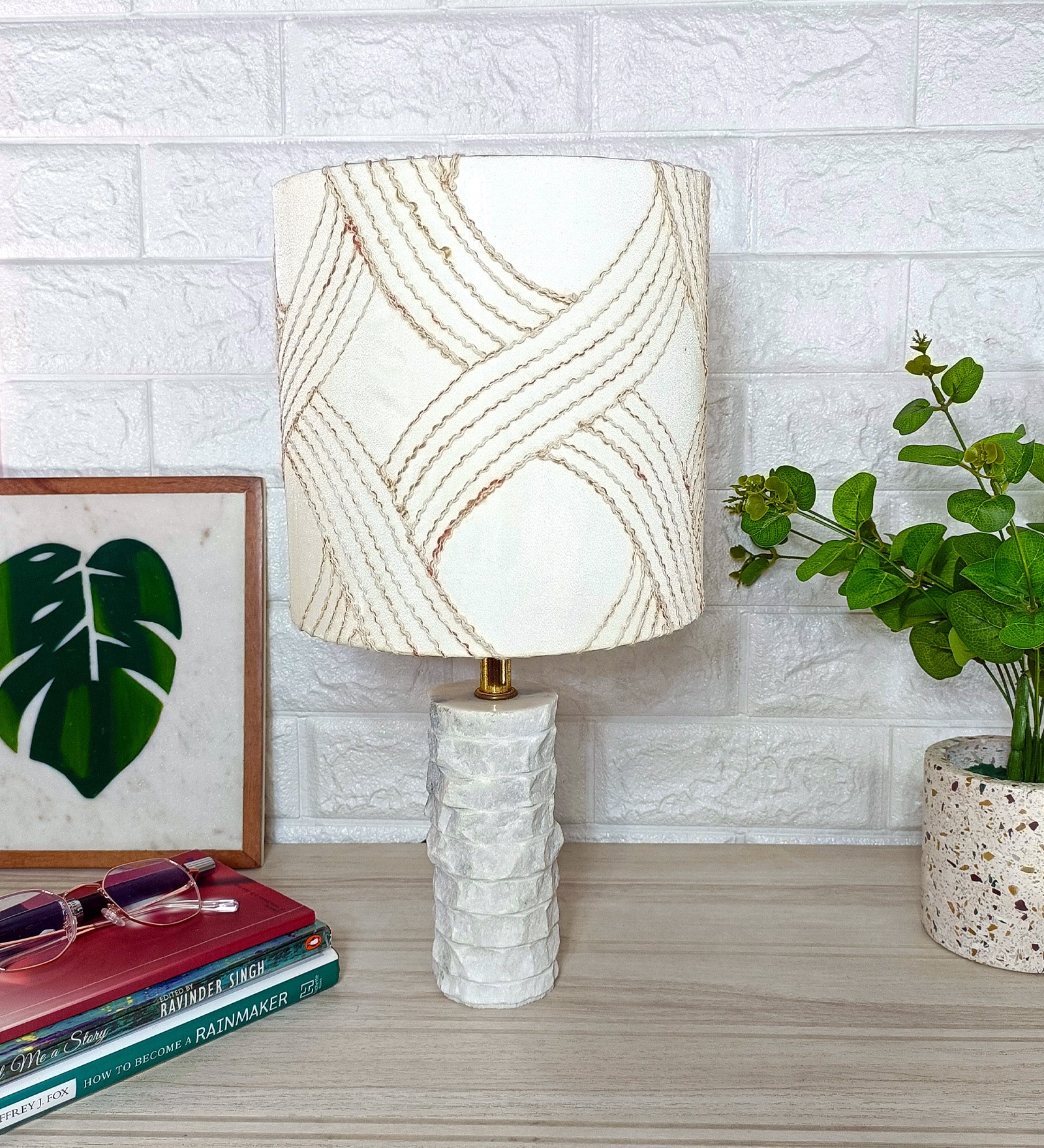Engrossing Marble Table lamp
