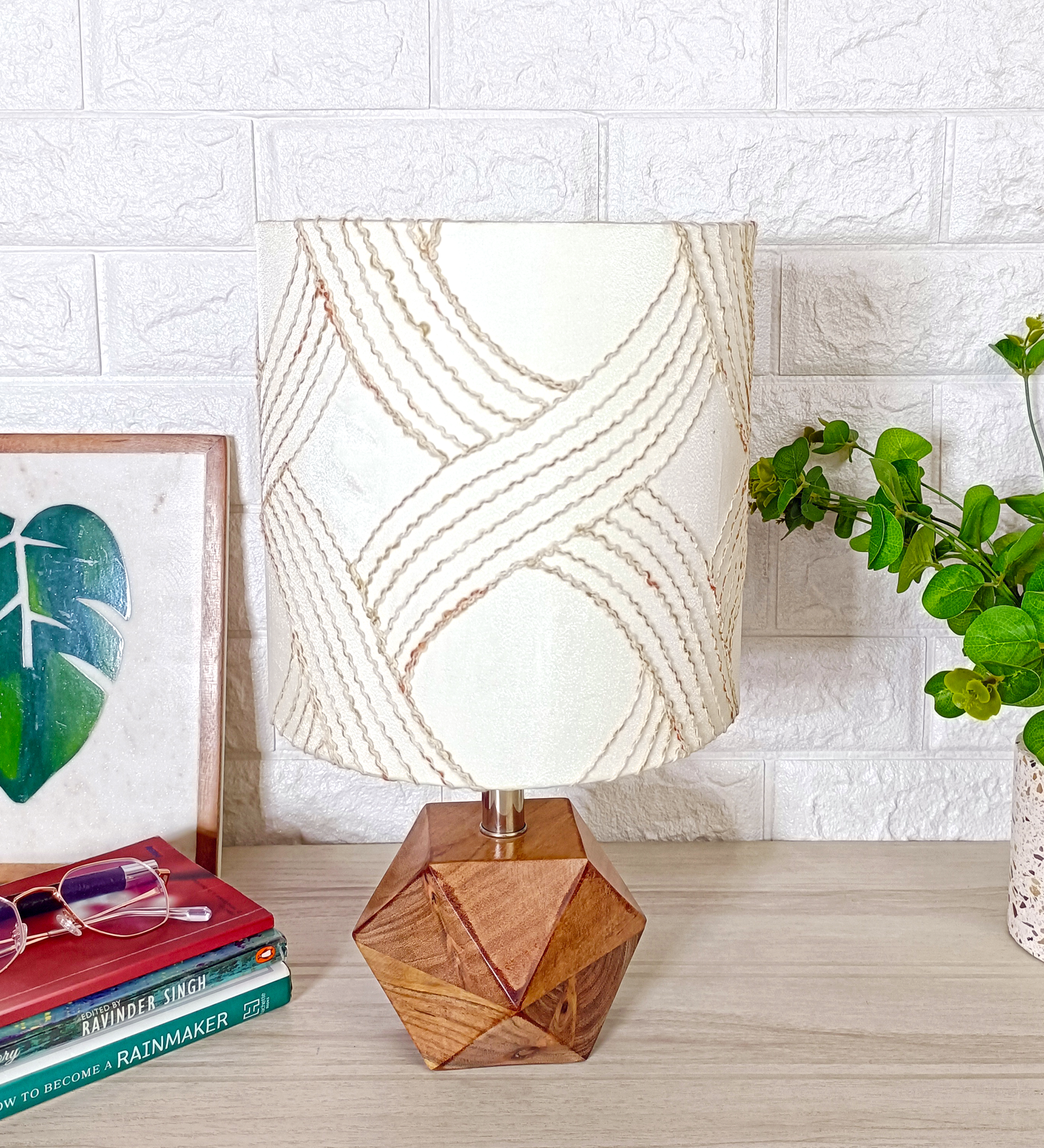 Exquisite Wooden table lamp